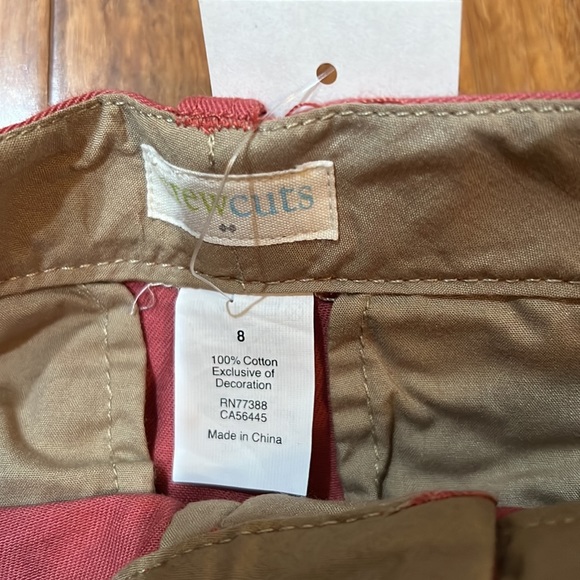 Crewcuts boys flat front faded red shorts with embroidered navy whales size 8 - Picture 3 of 5